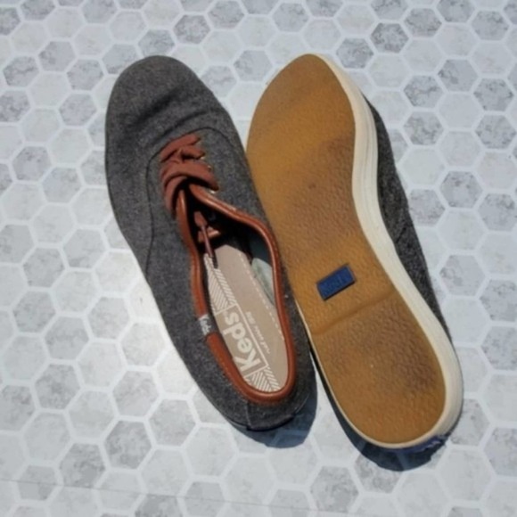KEDS gray felt with brown lining and lace - Picture 6 of 9